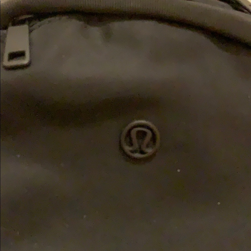 Lululemon black out of range backpack